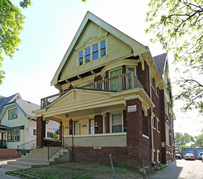 900-902 S 21st St in Milwaukee, WI - Building Photo - Building Photo