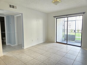 2750 W 63rd Pl in Hialeah, FL - Building Photo - Building Photo