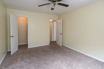 2225 Golf Rd SW in Huntsville, AL - Building Photo - Building Photo