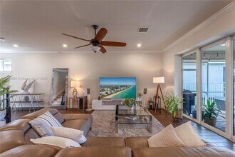 4658 Greenway Dr in Hollywood, FL - Building Photo - Building Photo