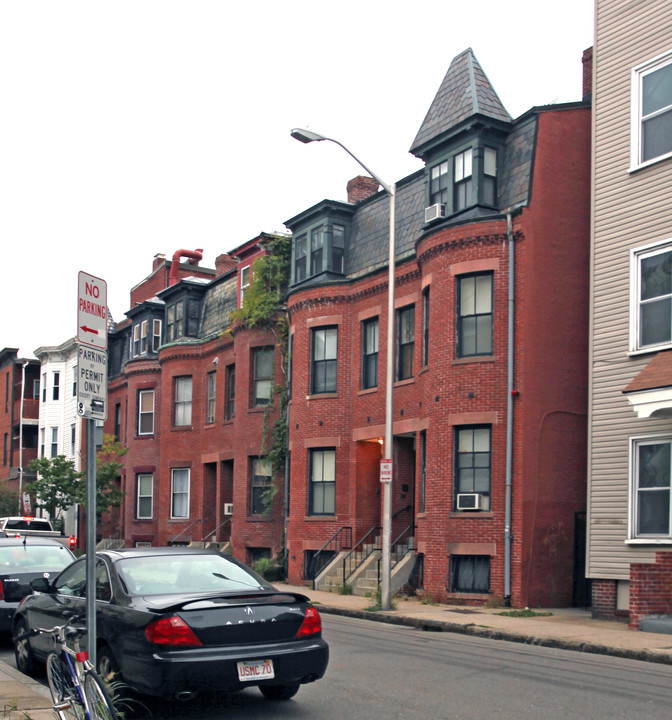 211 Green St in Cambridge, MA - Foto de edificio
