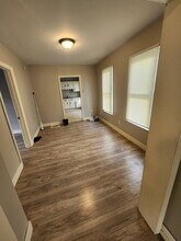 7602 Wentworth Ave in Cleveland, OH - Foto de edificio - Building Photo