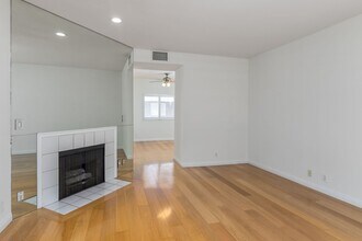 8624 De Soto Ave in Los Angeles, CA - Building Photo - Building Photo