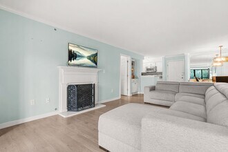 27404 Plantation Dr NE, Unit 404 in Atlanta, GA - Foto de edificio - Building Photo