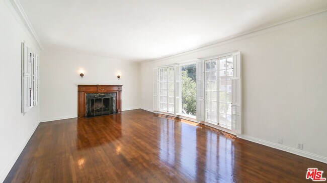 1284 S Beverly Glen Blvd in Los Angeles, CA - Building Photo - Building Photo