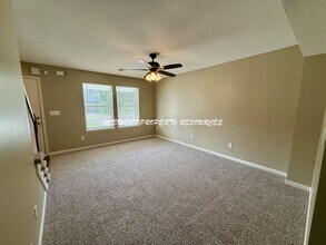 9002 E 85 St in Raytown, MO - Building Photo - Building Photo