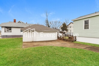 2004 Dale Rd in Cincinnati, OH - Building Photo - Building Photo