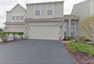 24825 Gates Ct in Plainfield, IL - Building Photo