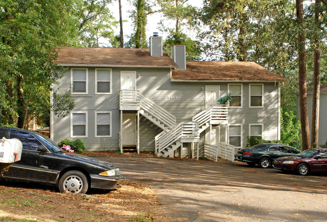 1818 Sylvan Ct in Tallahassee, FL - Foto de edificio