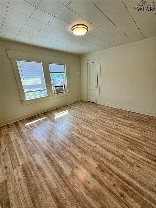 2304 Roberts Ave in Wichita Falls, TX - Building Photo