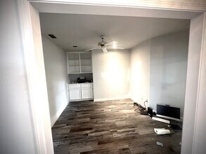 1288 Canevari Dr in Roseville, CA - Foto de edificio - Building Photo