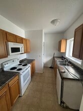 509 W Pleasant St in Knoxville, IA - Building Photo - Building Photo