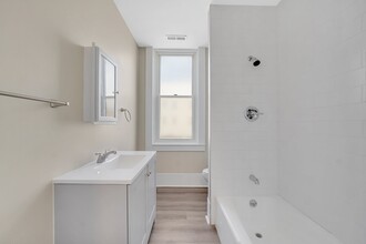 92.5 Maple St-Unit -1 in Northampton, MA - Building Photo - Building Photo