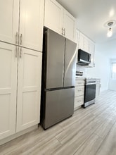 1849 S Bentley Ave in Los Angeles, CA - Building Photo - Building Photo