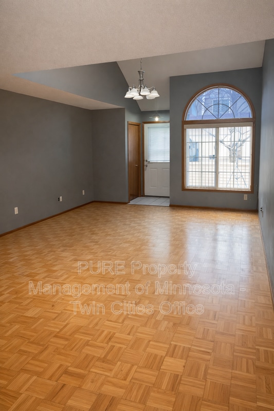 1117 Pecks Woods Dr in New Brighton, MN - Building Photo - Building Photo