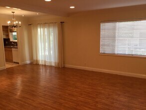 1233 N Columbus Ave, Unit 1C in Glendale, CA - Foto de edificio - Building Photo