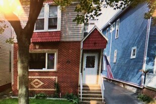 109 Plymouth Ave, Unit 2 in Buffalo, NY - Building Photo