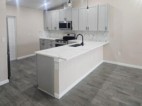 11154 Pendleton Ave in Englewood, FL - Building Photo - Building Photo