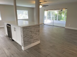 6754 Candlewood Dr in Ft. Myers, FL - Building Photo - Building Photo