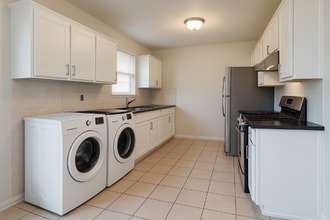 208 W Alpine St in Jonesboro, AR - Building Photo - Building Photo