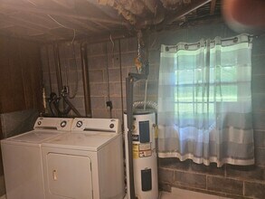 2147 Jamestown Rd in Winston-Salem, NC - Building Photo - Building Photo