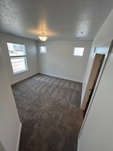 13688 S Hanley Ln in Riverton, UT - Building Photo - Building Photo