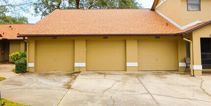 1695 Hamilton Ct in Dunedin, FL - Building Photo - Building Photo