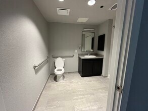 Cielo Tower Apartments in El Paso, TX - Building Photo - Building Photo