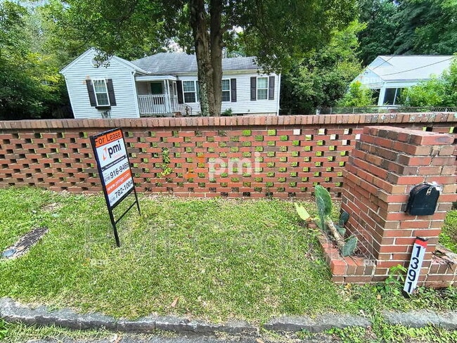 property at 1391 Lochland Rd SE