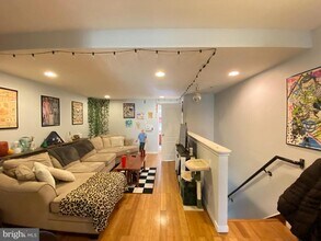 1525 W Seybert St in Philadelphia, PA - Building Photo - Building Photo
