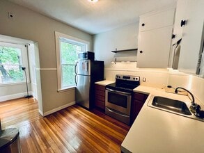 138 Fuller St in Brookline, MA - Building Photo - Building Photo