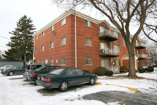 1639 Oakwood Ave in Des Plaines, IL - Building Photo - Building Photo