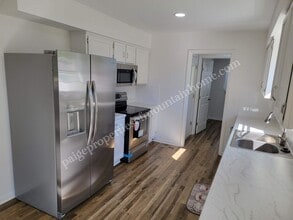 603 N College St in Mountain Home, AR - Building Photo - Building Photo