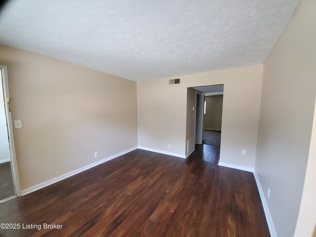 3217 Springfield Dr in Louisville, KY - Foto de edificio - Building Photo