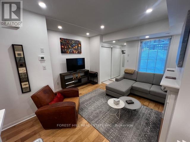 5 Everson Dr in Toronto, ON - Building Photo - Building Photo