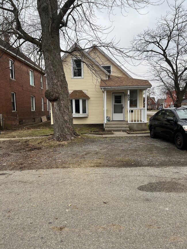 600 State St Rentals in Hobart, IN