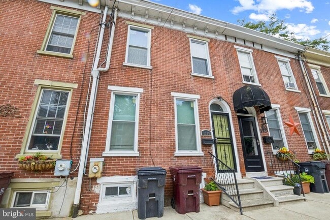 property at 1318 N Walnut St