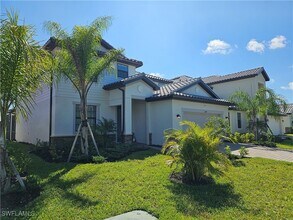 11299 Shady Blossom Dr in Ft. Myers, FL - Foto de edificio - Building Photo