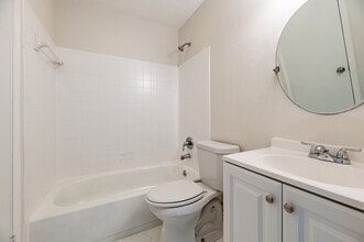 6847 Mayo Blvd, Unit 2 in New Orleans, LA - Building Photo - Building Photo