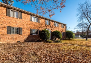 Deering Manor in Richmond, VA - Building Photo - Building Photo