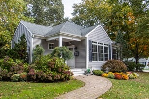 Tower Hill Landings in Kingston, RI - Building Photo