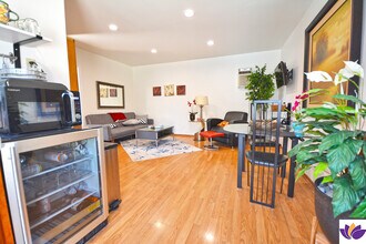 1451 Norton Ave, Unit B in Glendale, CA - Foto de edificio - Building Photo