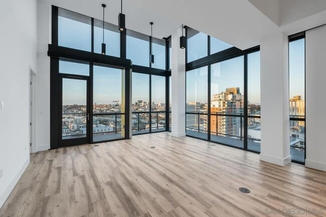 1440 Columbia St, Unit 2302 in San Diego, CA - Building Photo - Building Photo