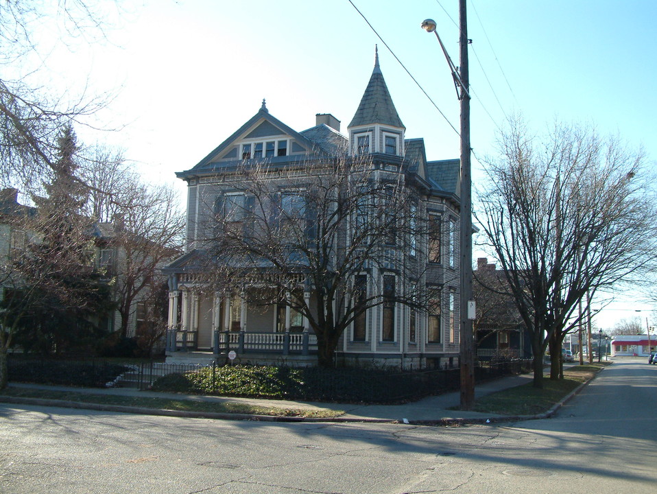 903 Campbell Ave in Hamilton, OH - Building Photo