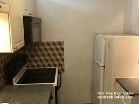 702 Massachusetts Ave, Unit 1 in Boston, MA - Building Photo