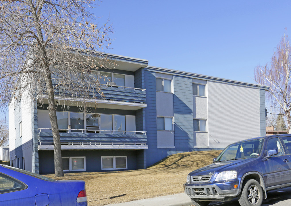 2919 Unwin Rd NW in Calgary, AB - Building Photo