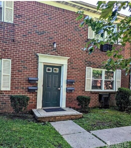 289 Main St, Unit 6G in Spotswood, NJ - Foto de edificio - Building Photo