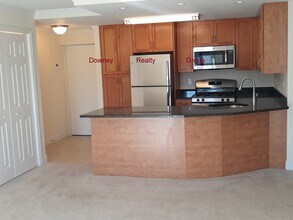 14 Temple St, Unit 1 in Framingham, MA - Building Photo - Building Photo