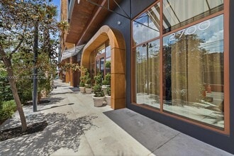 2700 NW 2nd Ave in Miami, FL - Foto de edificio - Building Photo