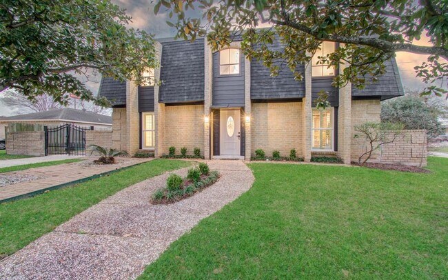 2202 Briarview Dr in Houston, TX - Building Photo - Building Photo